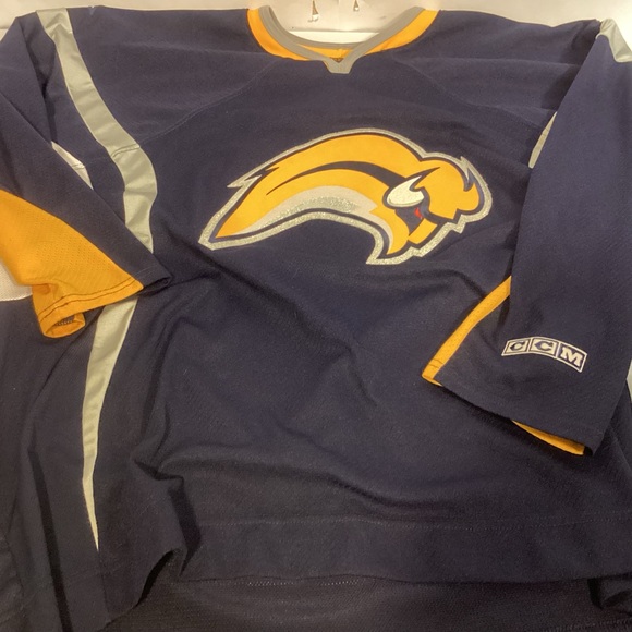 CCM Buffalo Sabers Blue And Gold Jersey size XL made in Canada - Picture 3 of 10